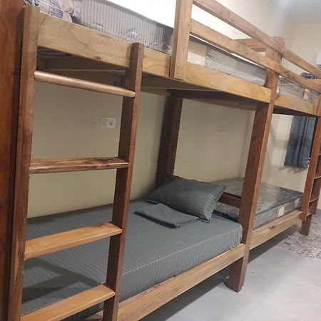 Tavasmi Hostel Puri Bagian luar foto