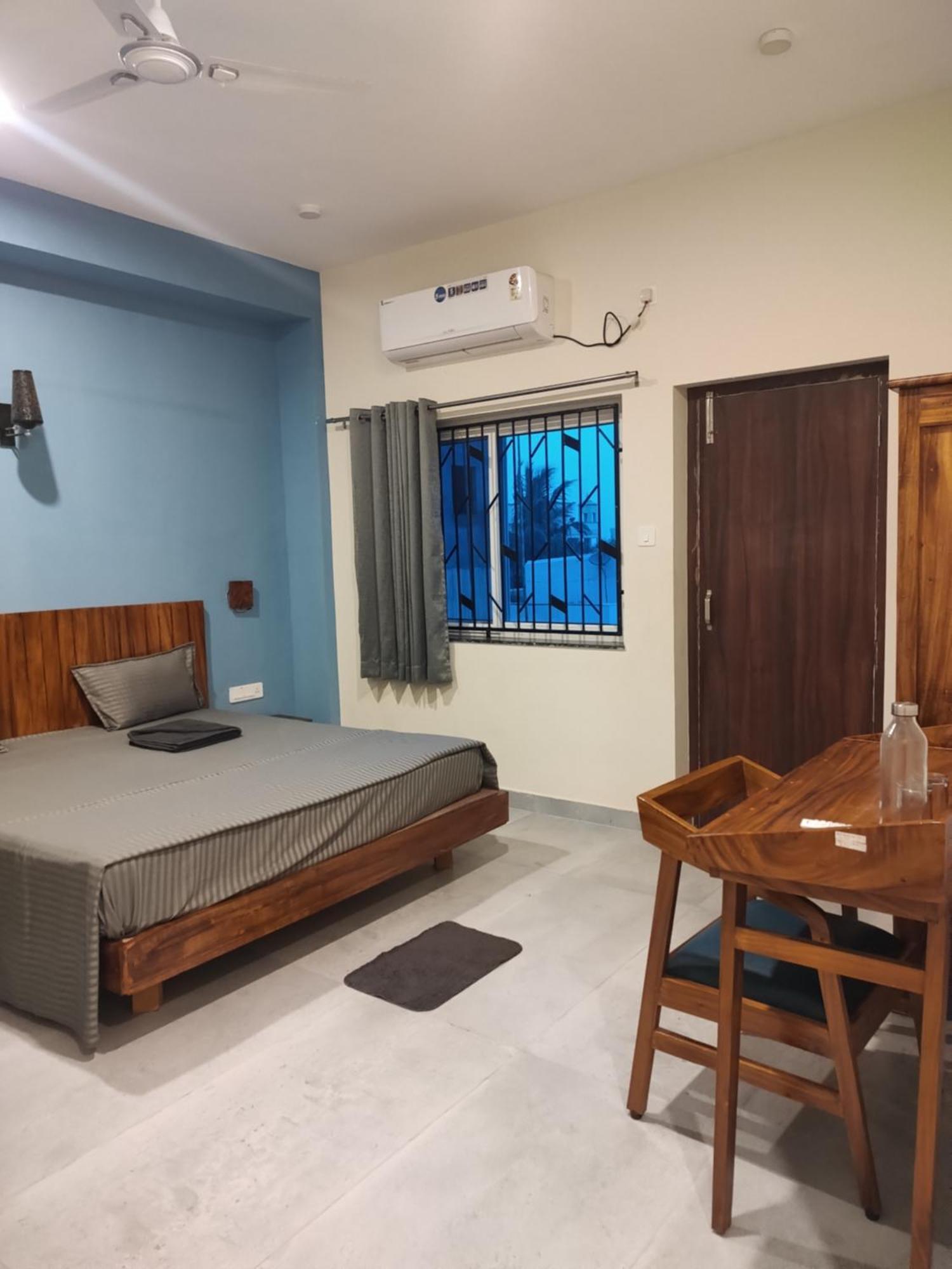 Tavasmi Hostel Puri Bagian luar foto